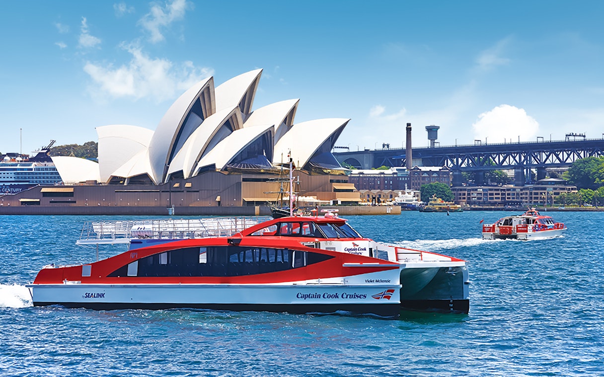 Express ferry near Sydney Opera House en route to Taronga Zoo.
