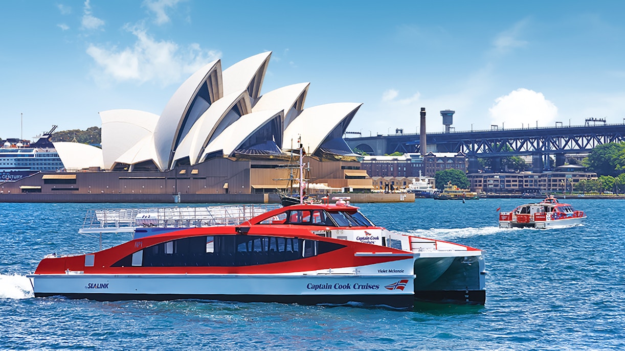 Ferry to SEA LIFE Sydney