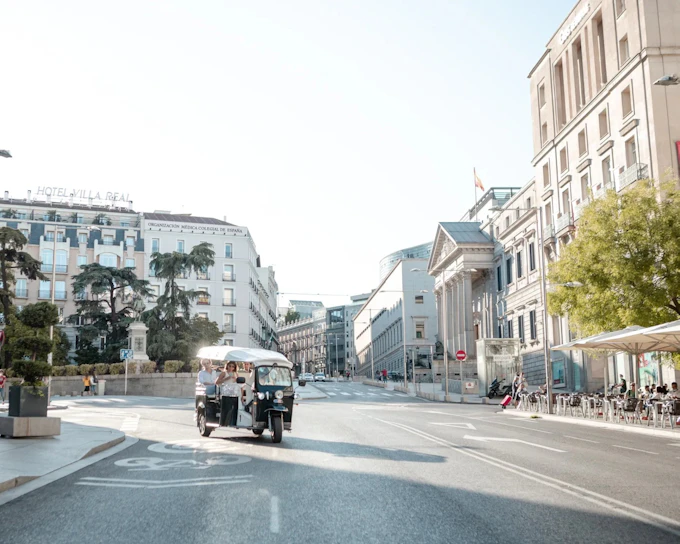 1 to 4-Hour Private Madrid Eco Tuk-Tuk Tour
