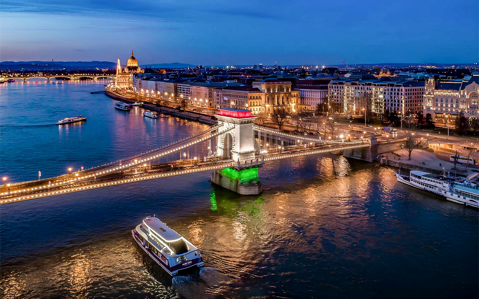 Why you should choose Budapest sightseeing cruises?