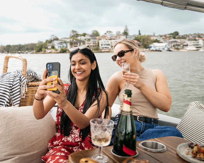 Self-Drive Electric Picnic Boat Tour in Sydney