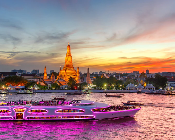 1.5-Hour Sunset Cruise with International Buffet & Live Cabaret (Product 26718)