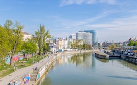 Schwedenplatz + Donaukanal-Promenade