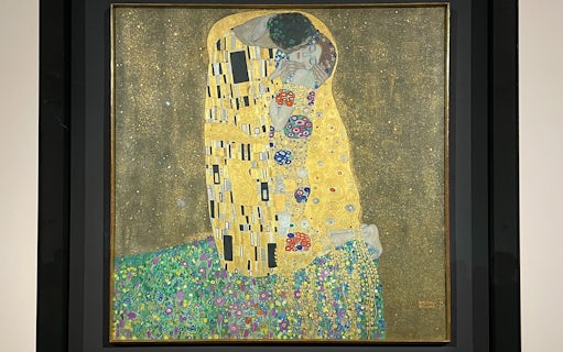 Gustav Klimt’s The Kiss at Upper Belvedere Palace, Vienna, guided tour.
