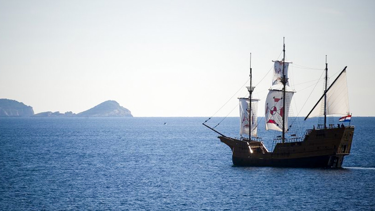https://cdn-imgix.headout.com/media/images/5c1b0b7c1bc9579ae90c3f43d4a63c9a-18769-dubrovnik-unique-elaphite-islands-cruise-with-lunch-by-karaka-07.jpg