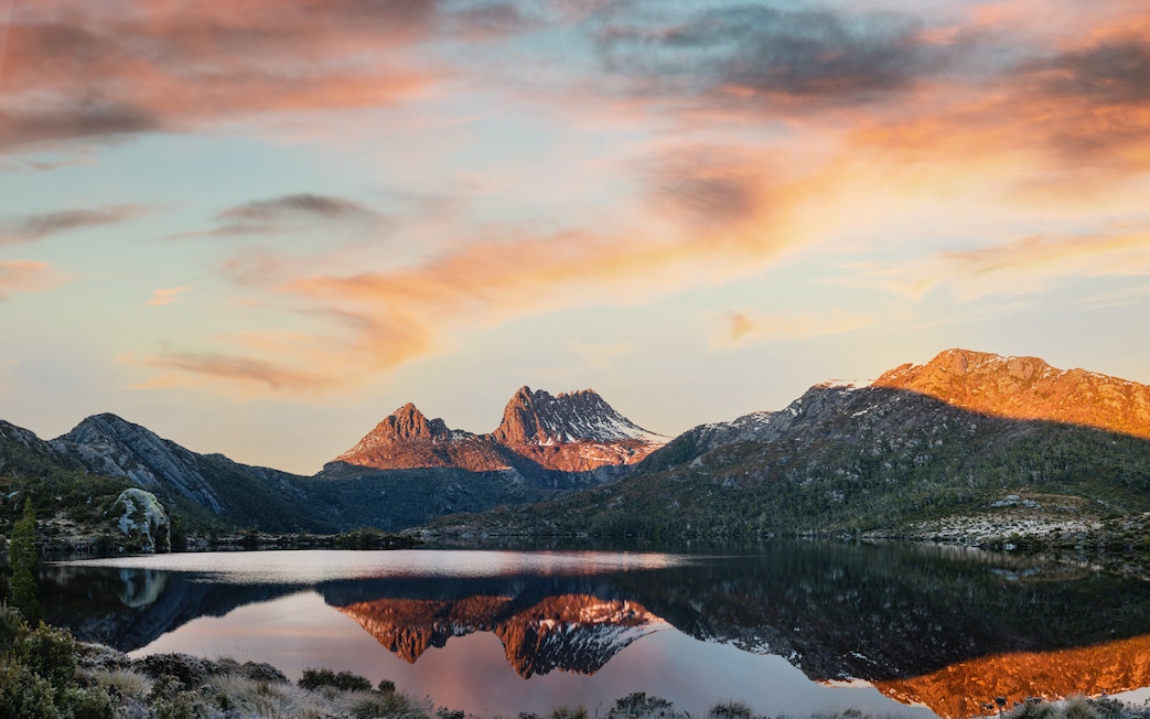 Cradle Mountain reflected in Dove Lake at sunset, Cradle Mountain National Park.