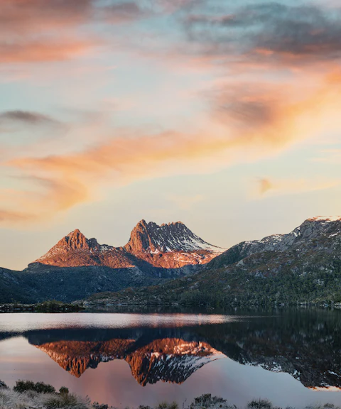 Cradle Mountain reflected in Dove Lake at sunset, Cradle Mountain National Park.