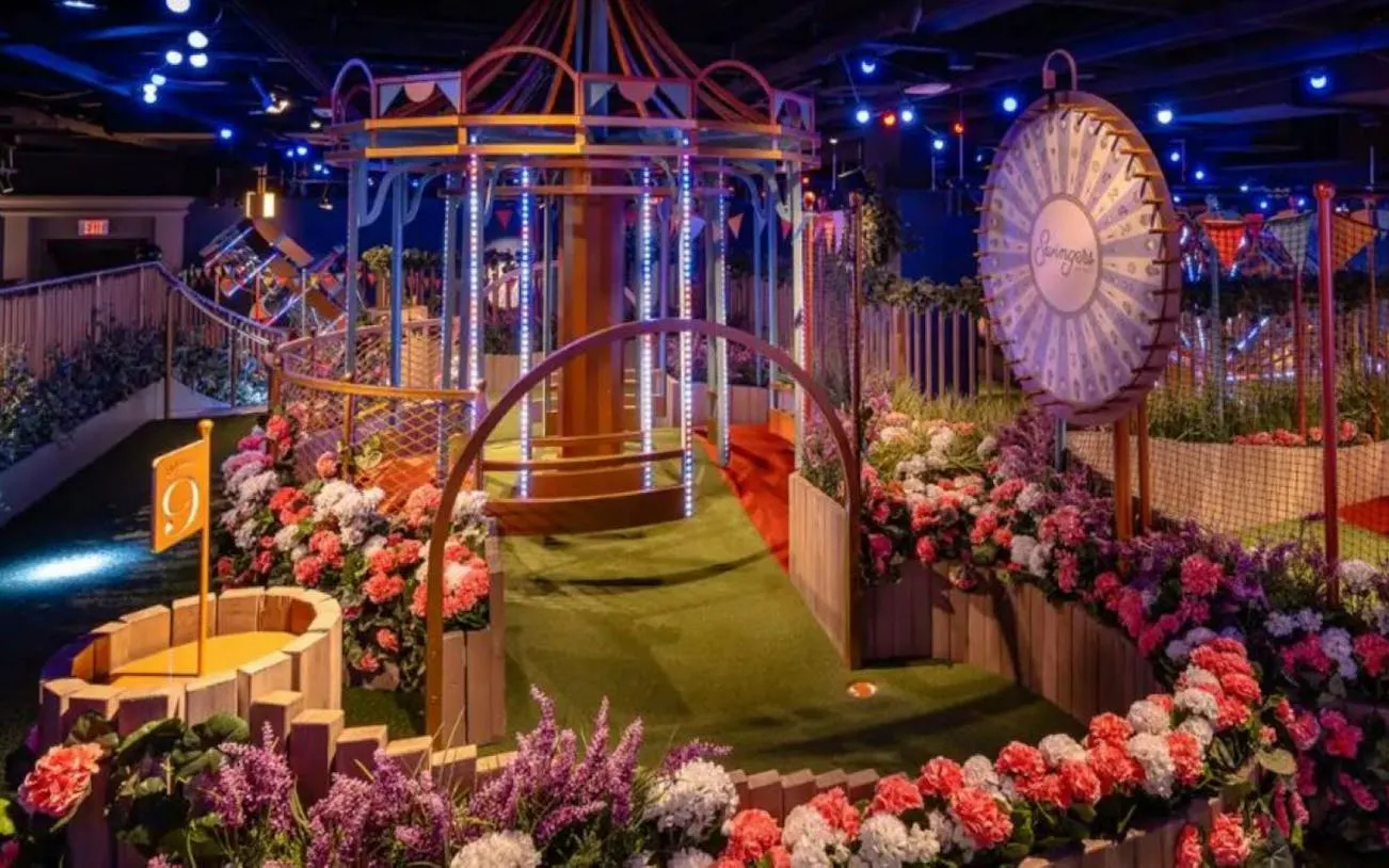 Mini Golf Experience at Swingers with Three Drinks Included Image 3