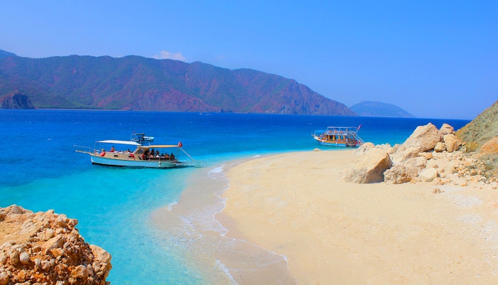 Crystal clear waters of the Suluada Island