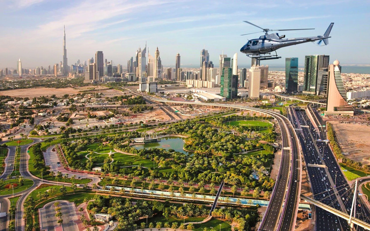 Privater Dubai-Hubschrauberflug von Helidubai: 12 bis 40 Minuten (bis zu 5 Gäste)