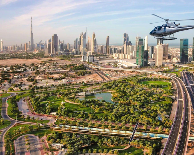 Private Dubai Helicopter Ride by Helidubai: 12 to 40 Minutes (Up to 5 Guests)