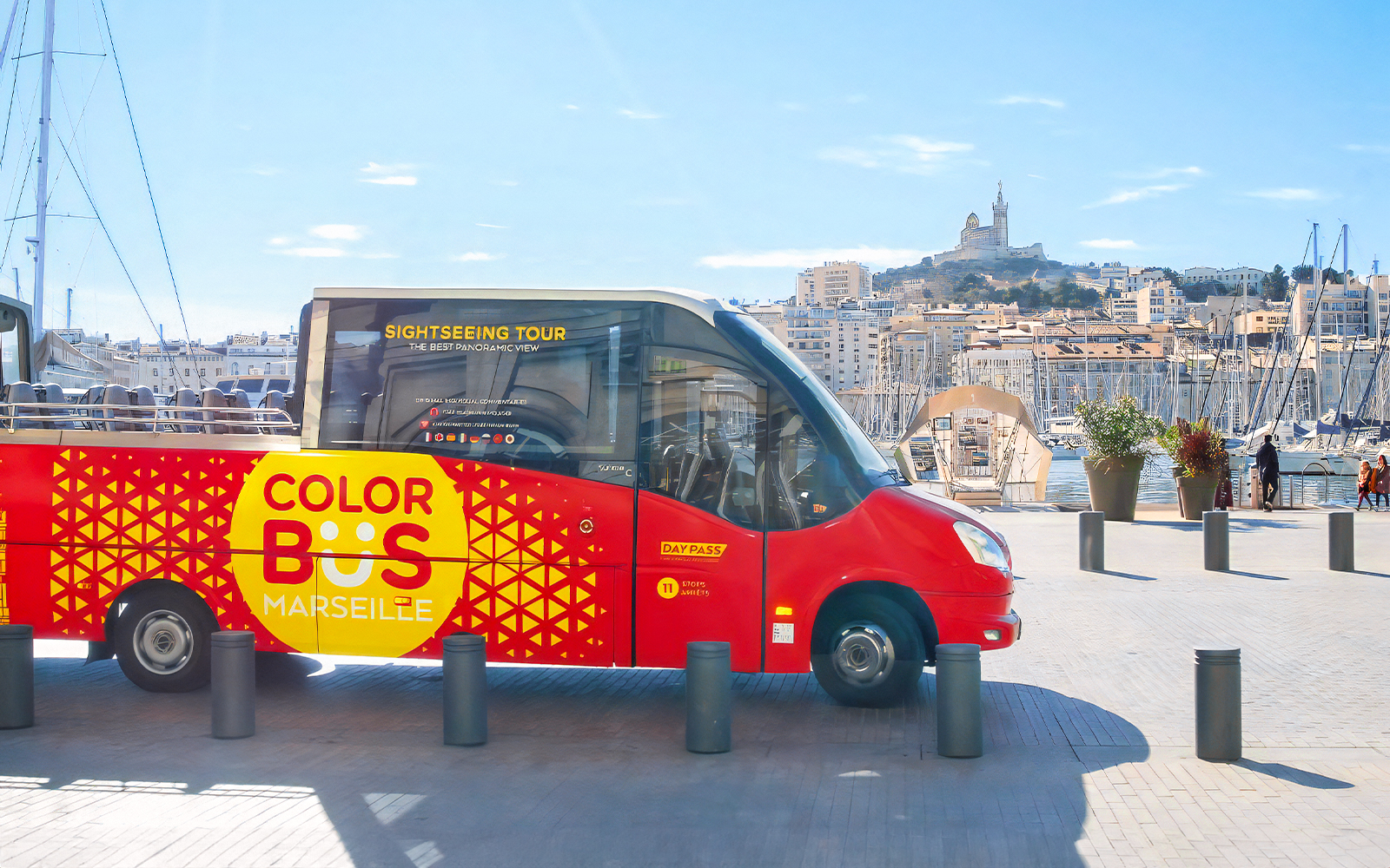 HOHO Colorbus Marseille near port