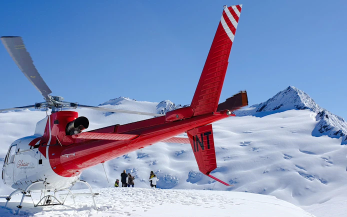 Queenstown Helicopter Flight to Mount Aspiring National Park & Earnslaw Burn with Glacier Landing