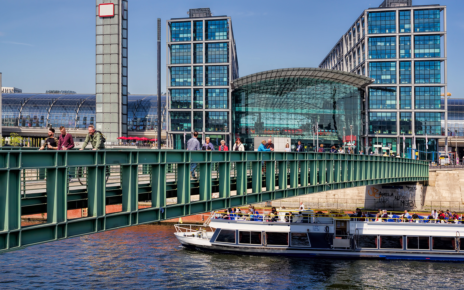 Berlin Christmas cruise on river with festive lights and welcome drink.