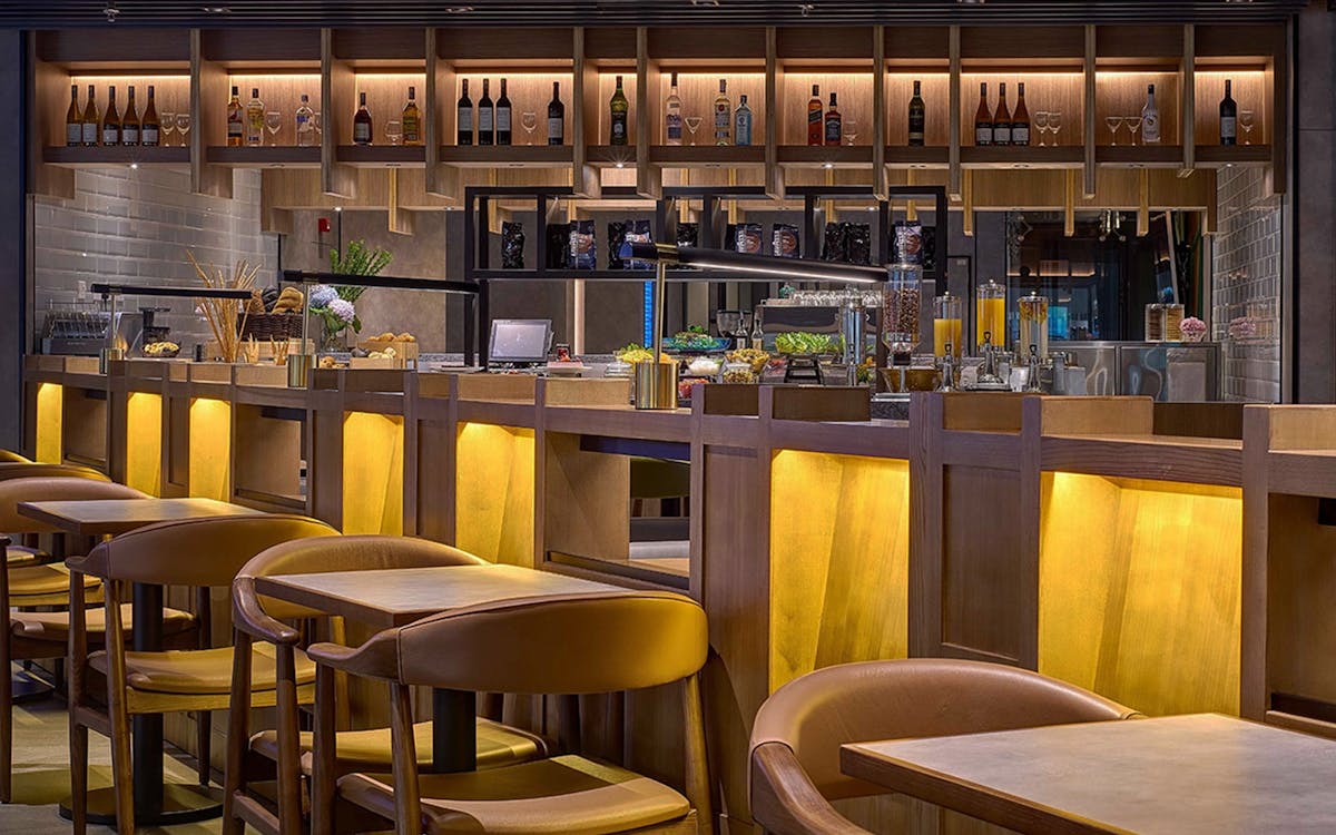 plaza premium lounge access at kuala lumpur international airport: international departures, terminal 1-4 plaza premium lounge access at kuala lumpur international airport: international departures, terminal 1-4
