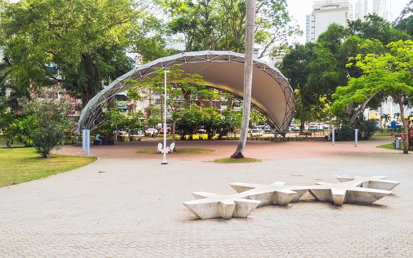 Parque Urrace dome exterior surrounded by trees in a scenic setting.