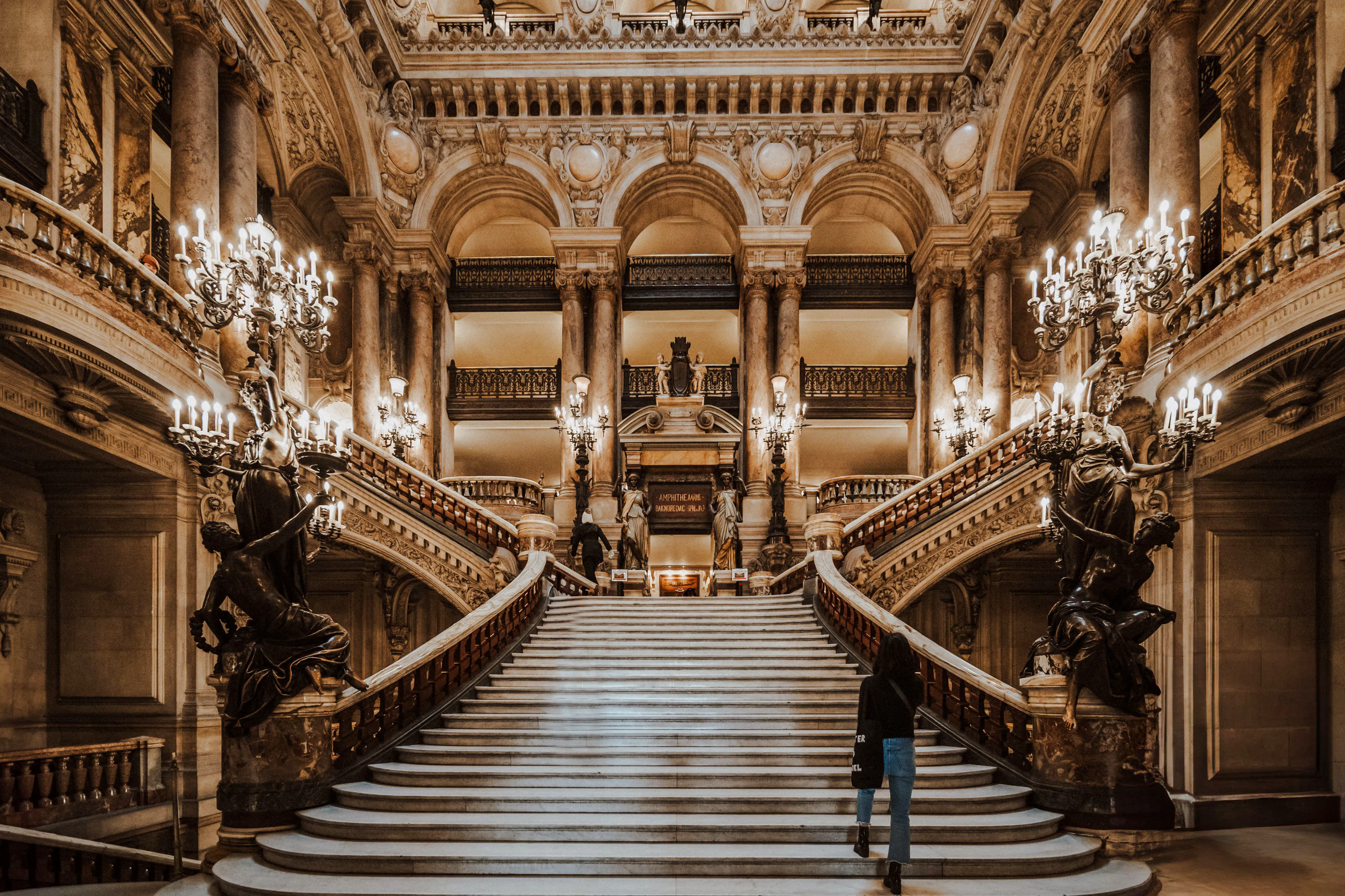 vandringsrundtur i liten grupp i opéra-kvarteret i paris: fragonards parfymmuseum, choklad-, vin- och champagne-provning-1