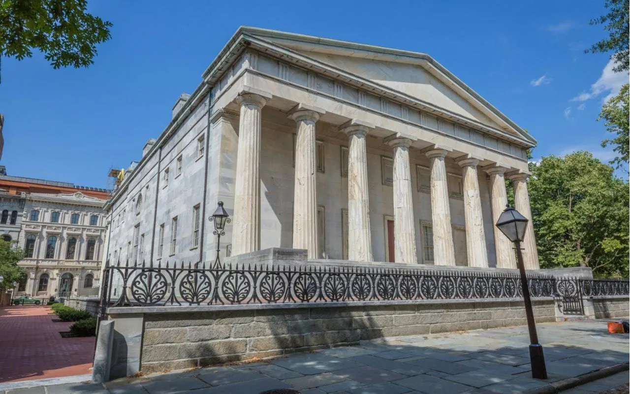 Historic building with columns in Philadelphia's Old Town, part of a self-guided city exploration game.