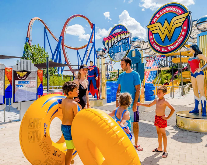 From Madrid: Full-Day Trip to Parque Warner Beach with Round-Trip Transfers
