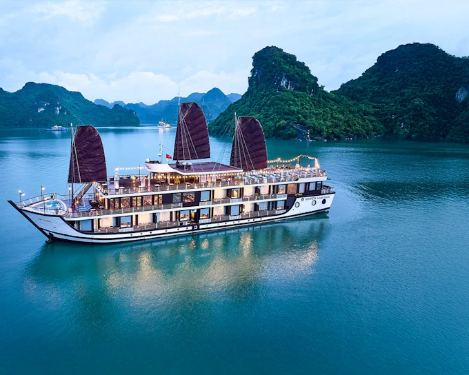 Lan Ha Bay: 2D1N 5-Star Cruise