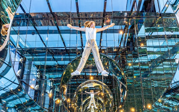 Person exploring mirrored room with reflections, part of Combo (Save 21%): 16722 + 29099 tour.