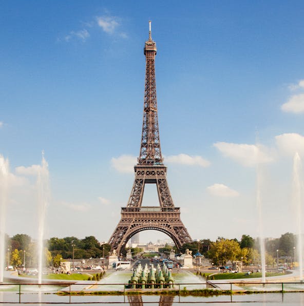 Your guide to the best times to visit the Eiffel Tower