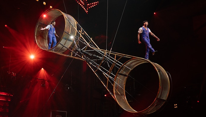 Deux acrobates de cirque à Las Vegas
