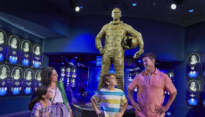 kennedy space center visitor complex | heroes and legends