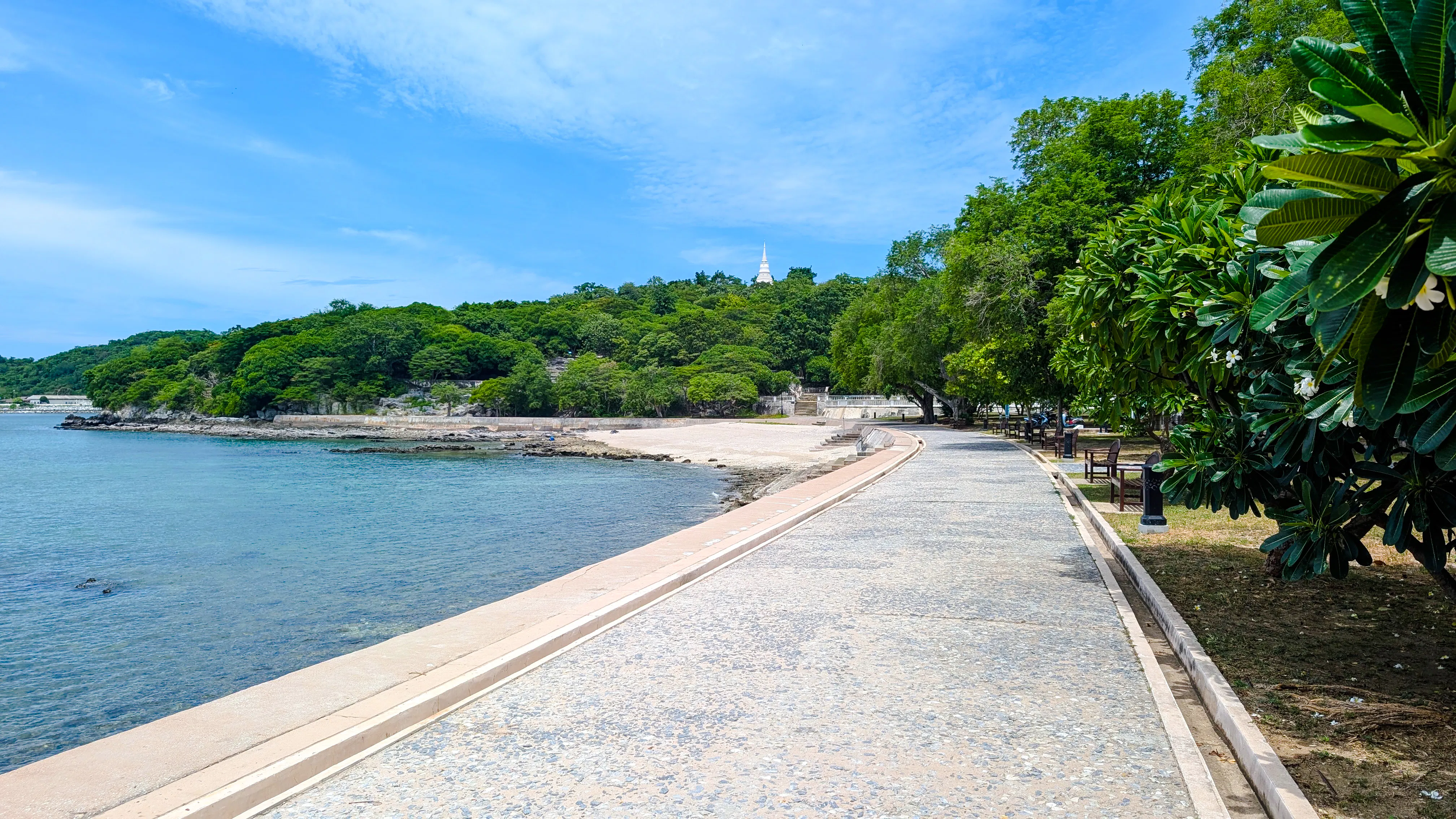 von bangkok oder pattaya aus: tagesausflug zur insel koh sichang mit hoteltransfers und privater tuk-tuk-tour-17