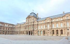 Louvre Müzesi