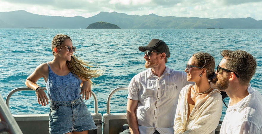 sailing in whitsundays