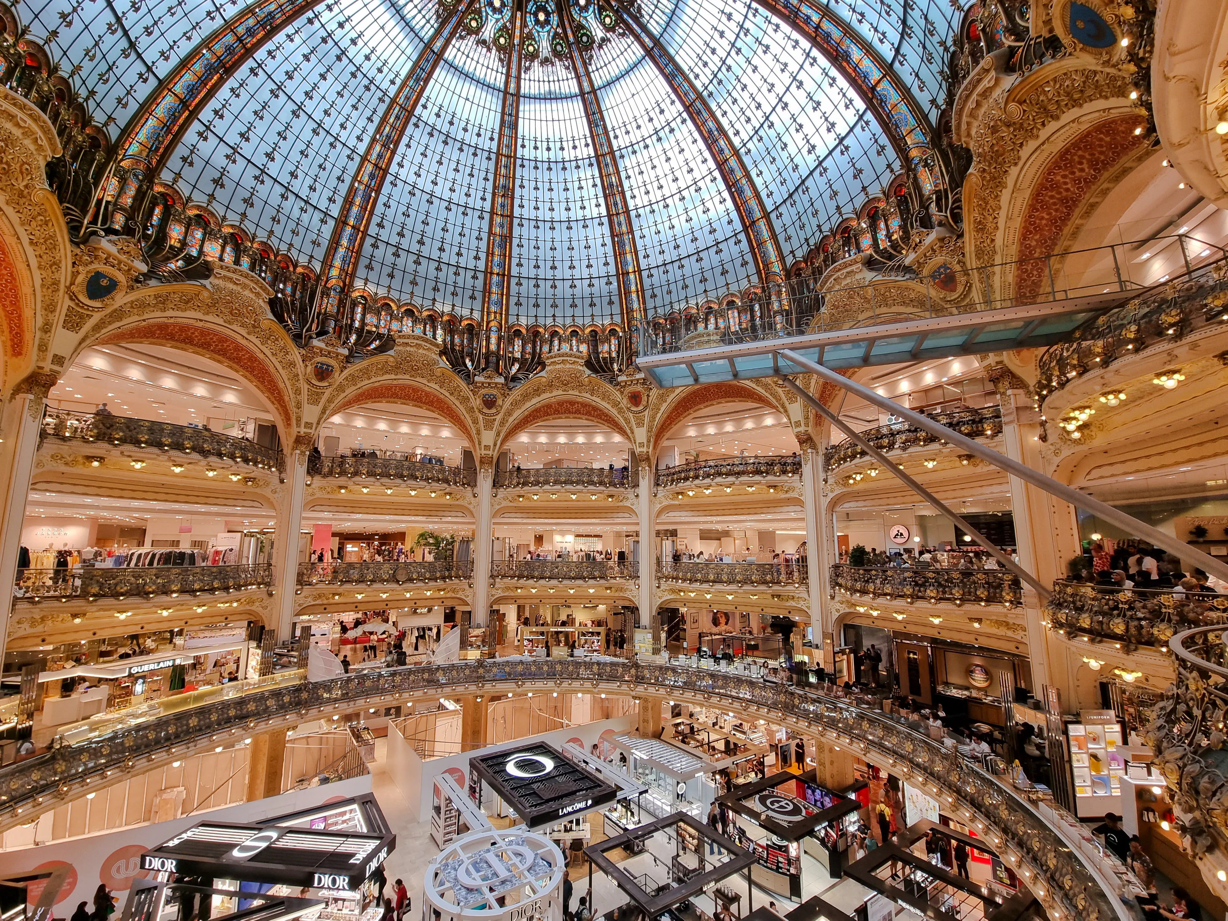 Paris: Opéra Garnier Guided Tour, Galeries Lafayette, Macaron Class & Fragonard Perfume Workshop Image 3