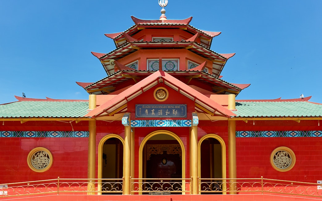 Masjid Muhammad Cheng Hoo in Batam, featured in the Harmoni One Batam 2 Days and 1 Night Package.