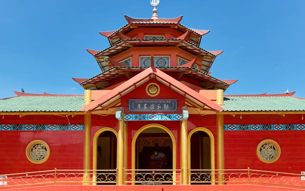 Masjid Muhammad Cheng Hoo in Batam, featured in the Harmoni One Batam 2 Days and 1 Night Package.