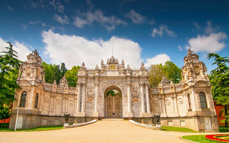 dolmabahce palace garden