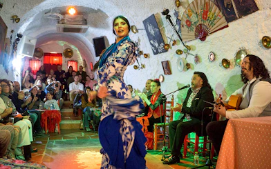 Flamenco dancer performing for visitors at Flamenco Cuevas Los Tarantos, Granada.