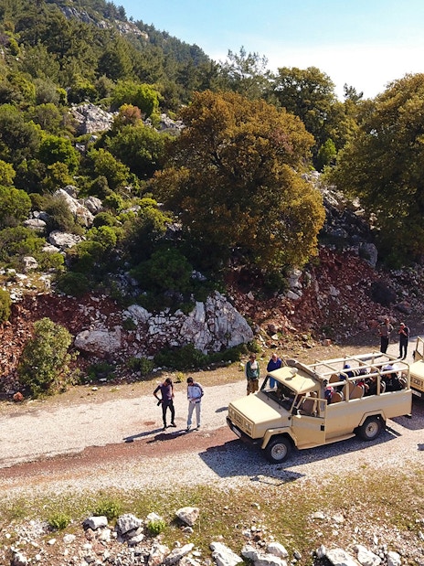 Jeeps on a rugged trail in Antalya for a safari tour.