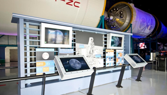kennedy space center race to the moon