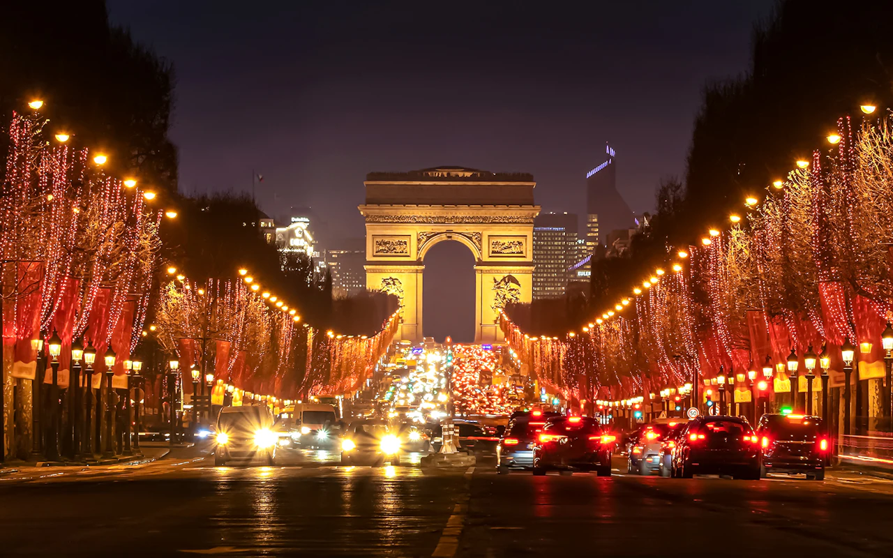 Moulin Rouge Show + Paris City Tour — 6