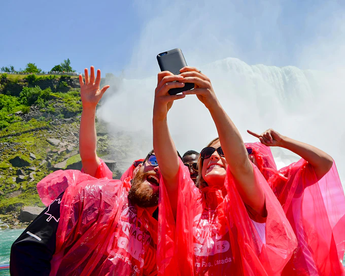 4-Hour Niagara Falls Boat Tour, Lunch & Maple Syrup Tasting