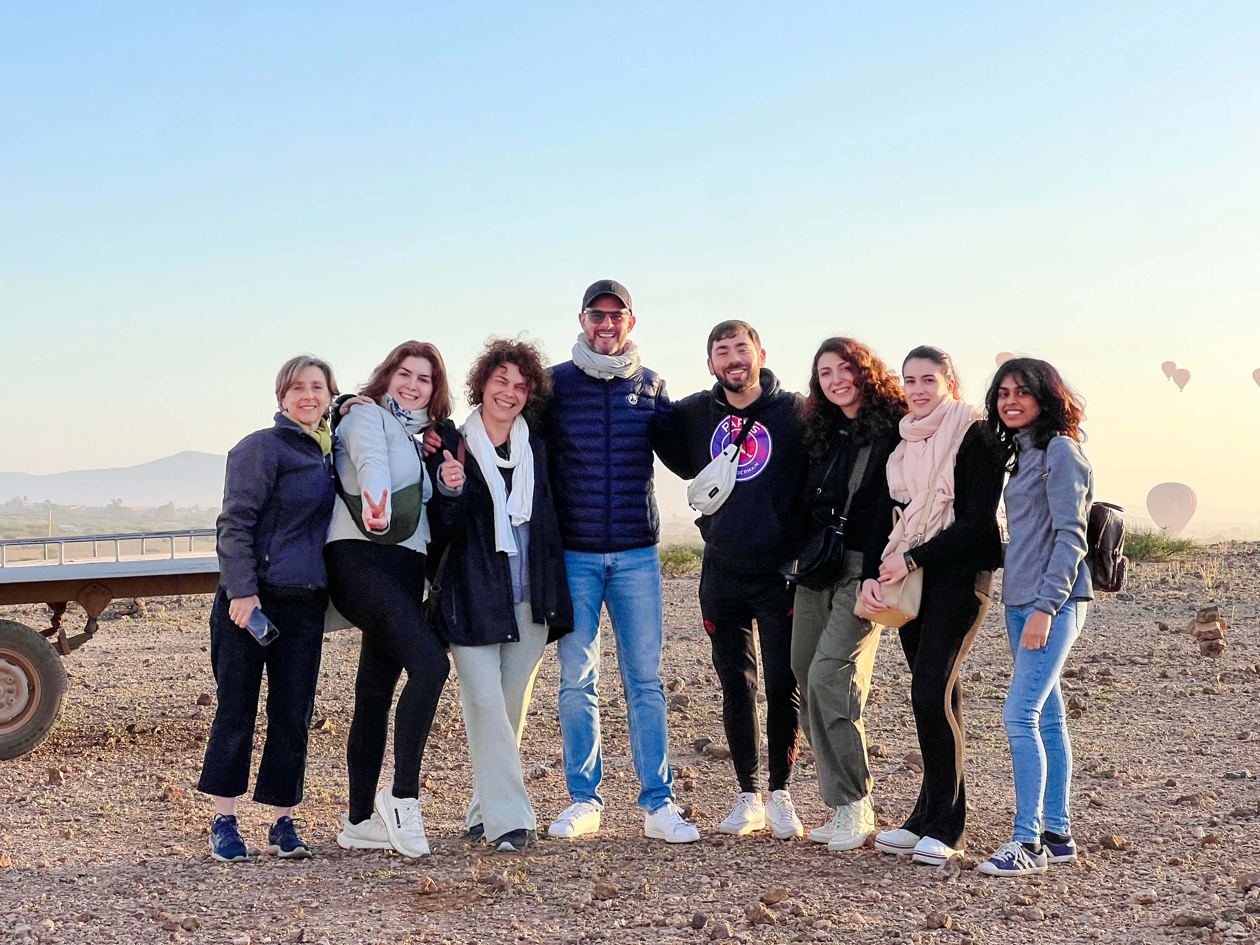 From Marrakesh: Sunrise Hot Air Balloon Flight and Atlas Mountains Day Trip with Breakfast and Lunch