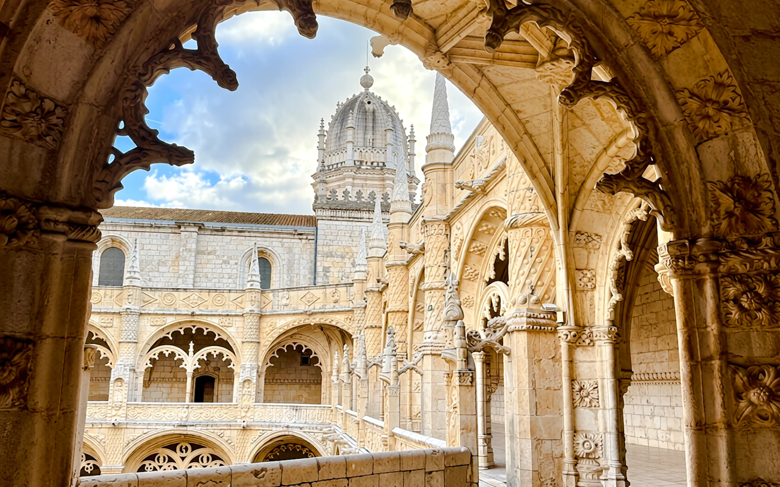 Belém Private Guided Tour with Hotel Transfers and Jerónimos Monastery Entry Image 2