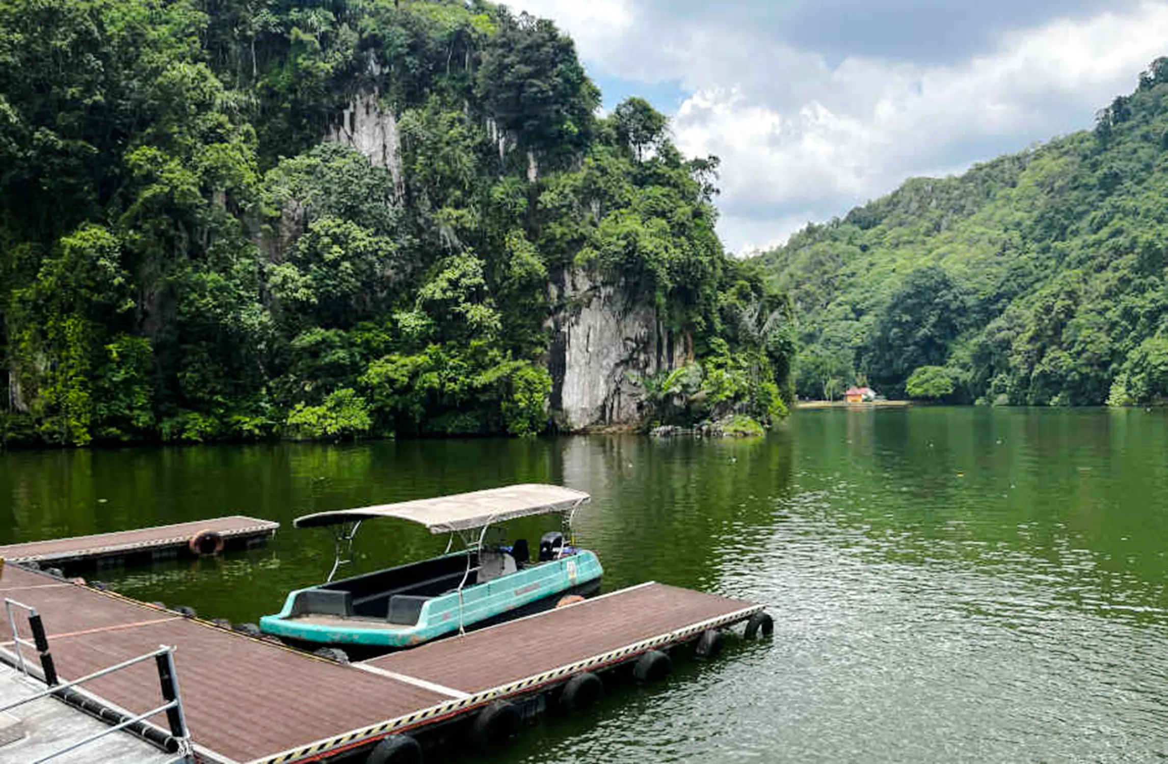from kuala lumpur: private ipoh heritage & kek lok tong cave temple day trip-7