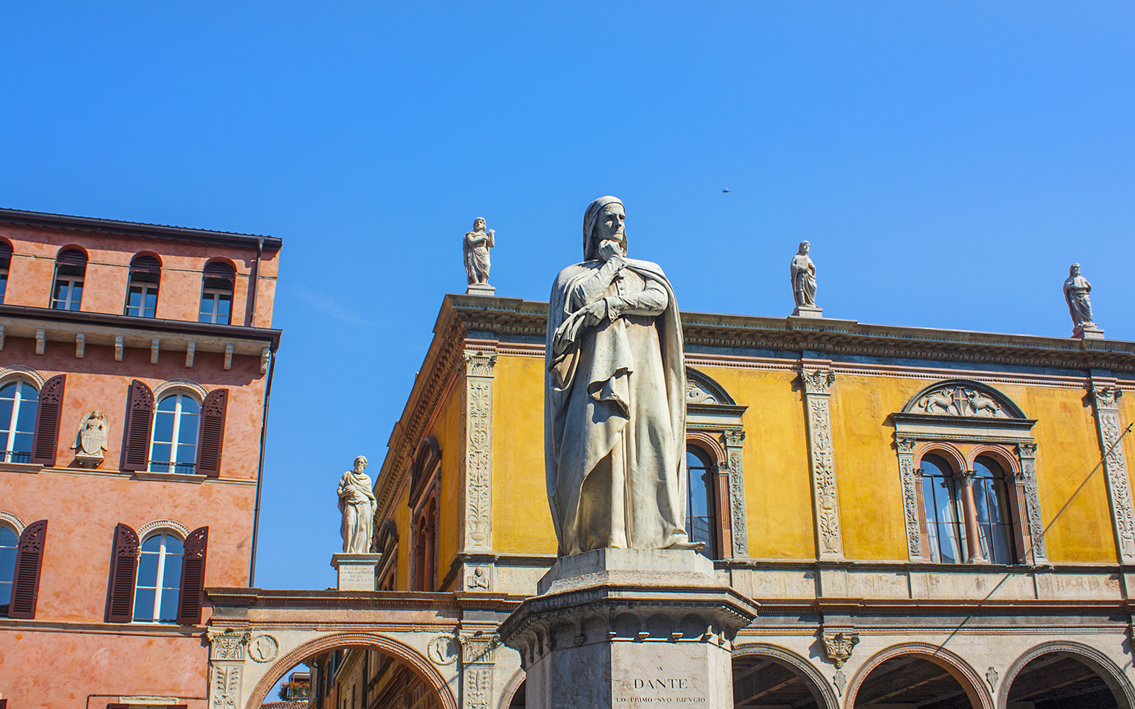 Statue of Dante Alighieri in Piazza dei Signori, Verona.