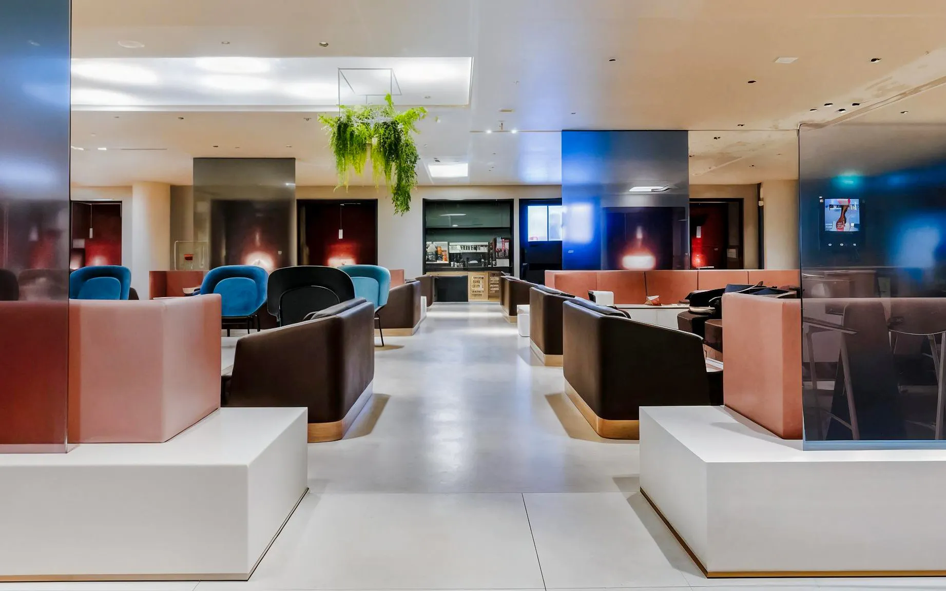 Amsterdam Schiphol Airport: Aspire Lounge No. 26 at Terminal 1 (Schengen) Image 6