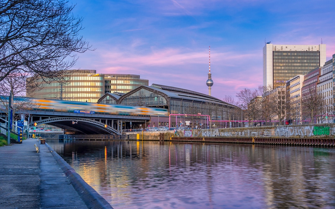 Friedrichstrasse boarding port