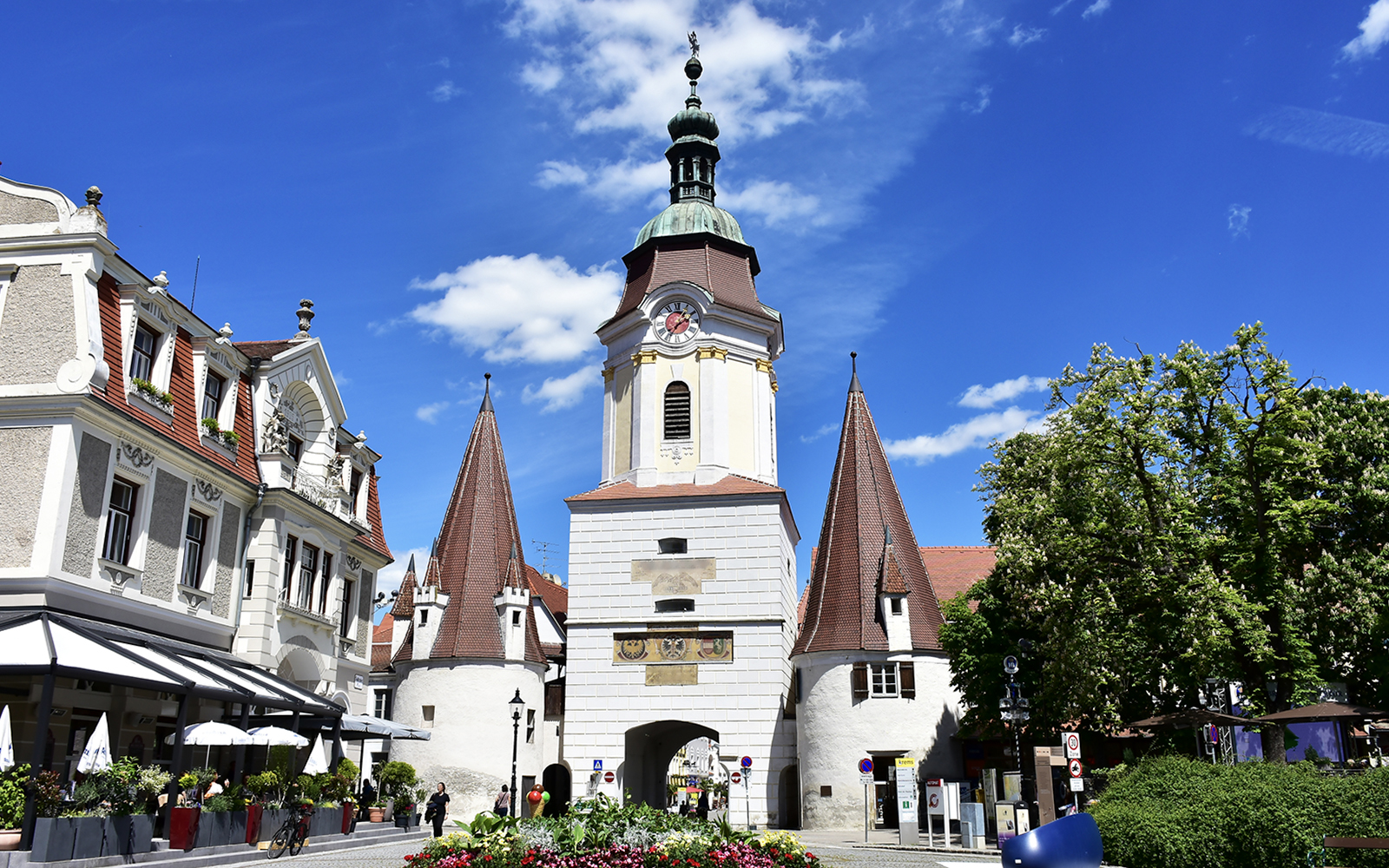 Stein Gate og middelalderens tårn