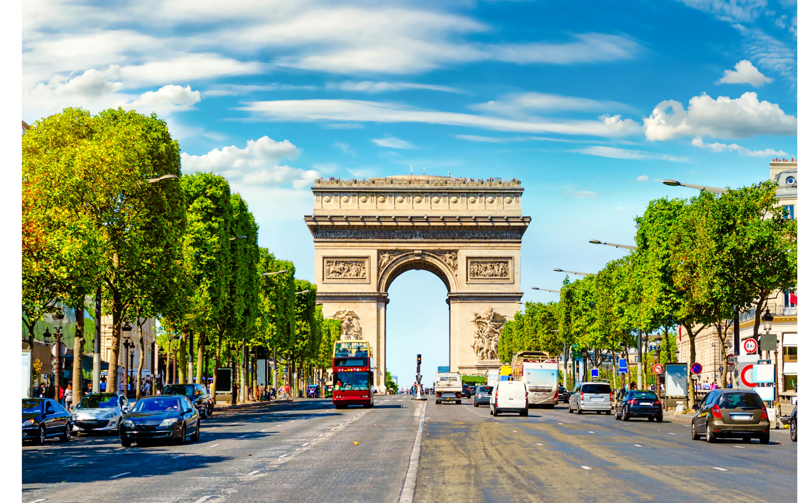 Arc de Triomphe Skip-the-Line Guided Tour with Rooftop Access & Macaron Tasting Image 2