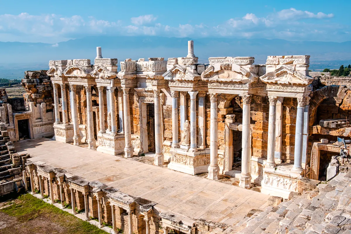 From Antalya or Kemer: Pamukkale and Hierapolis Guided Day Trip with Lunch