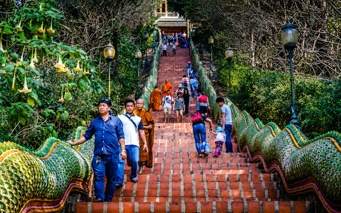 Chiang Mai Doi Suthep Temple and Wat Pha Lat Small-Group Guided Hike on Monk's Trail